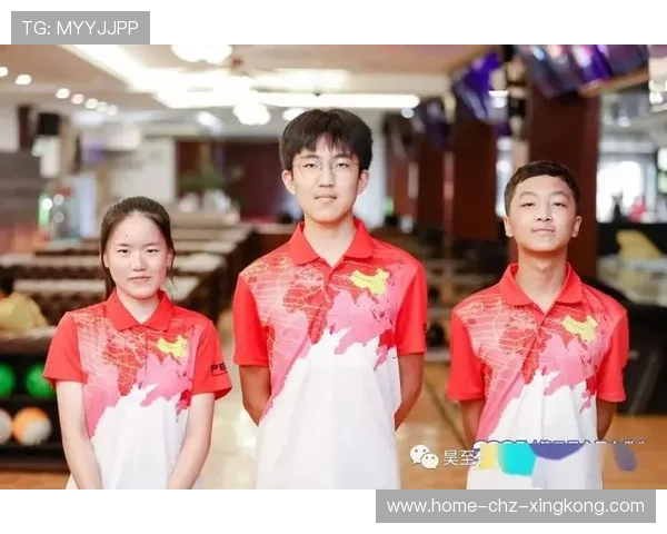 保龄球少年破满分纪录,引来大量媒体关注 保龄球少年破满分纪录,引来大量媒体关注