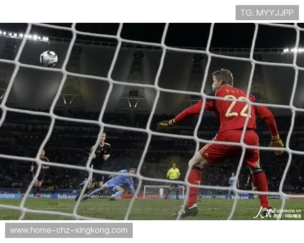 索默侧扑化解克雷莫内塞凌空抽射